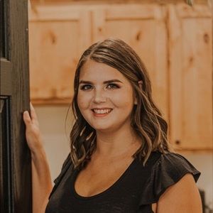 Meet your Posher, Whitney